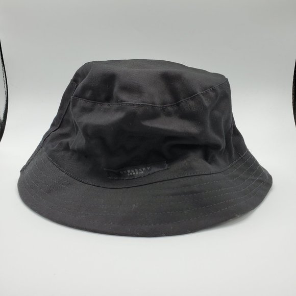 Burberry London Check reversible Bucket Hat (Black) (UNISEX) main image 8